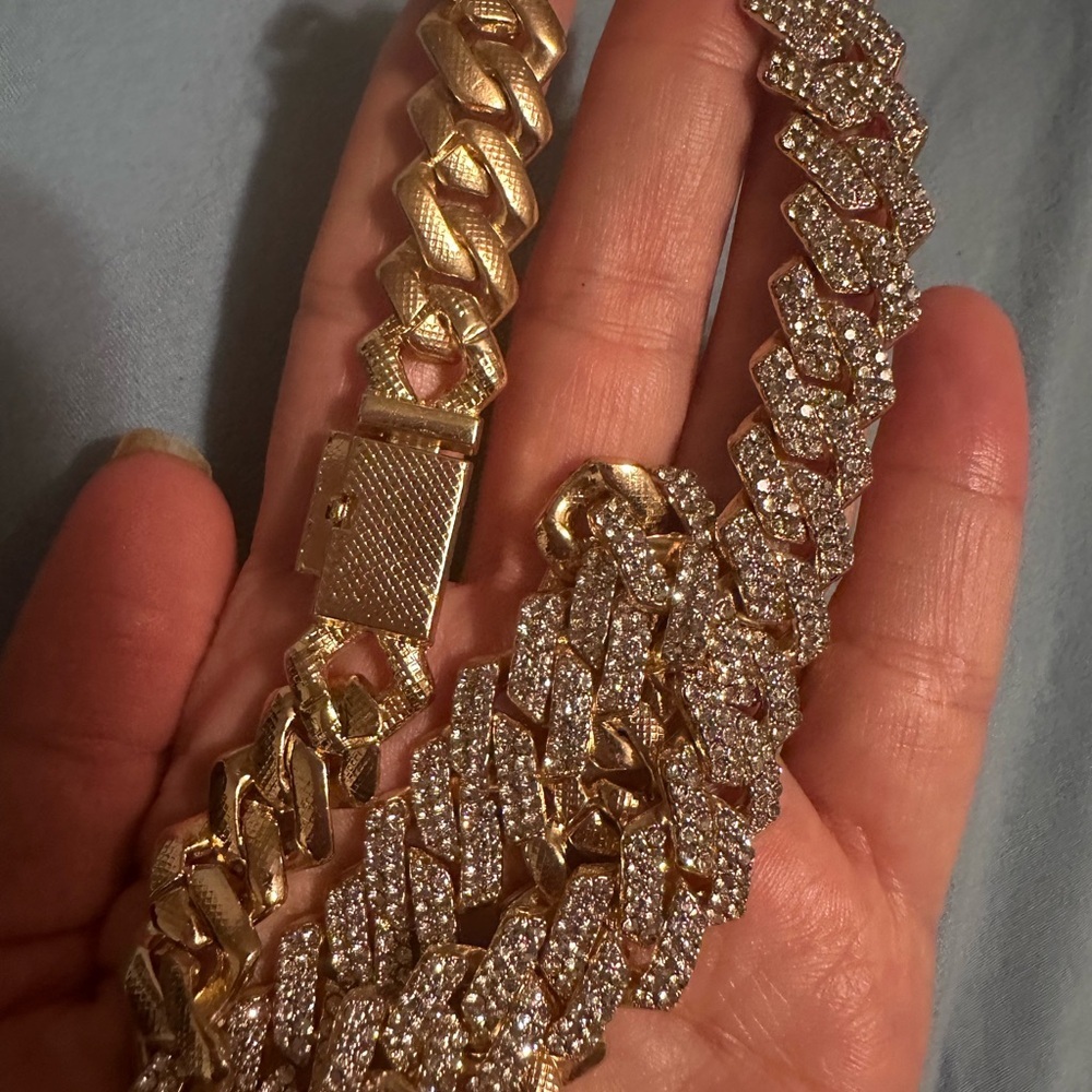 Cuban Link Chain For Mens Women Iced Out Necklace 18” - Picture 5 of 8